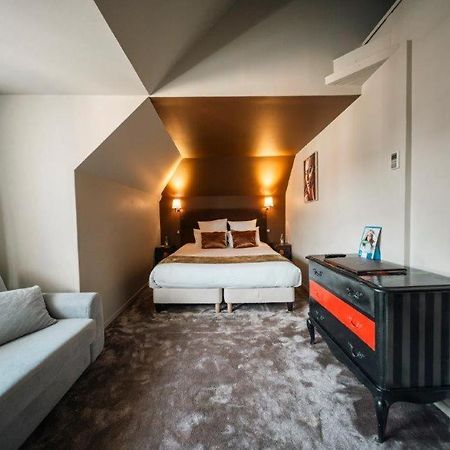Brit Hotel Privilege Lisieux - La Villa Des Arts Buitenkant foto