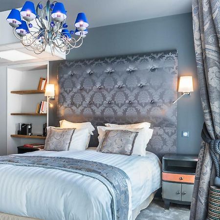 Brit Hotel Privilege Lisieux - La Villa Des Arts Buitenkant foto