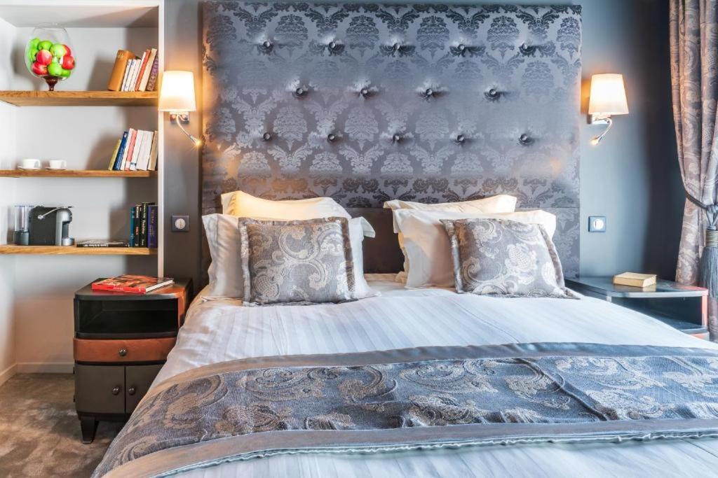 Brit Hotel Privilege Lisieux - La Villa Des Arts Buitenkant foto