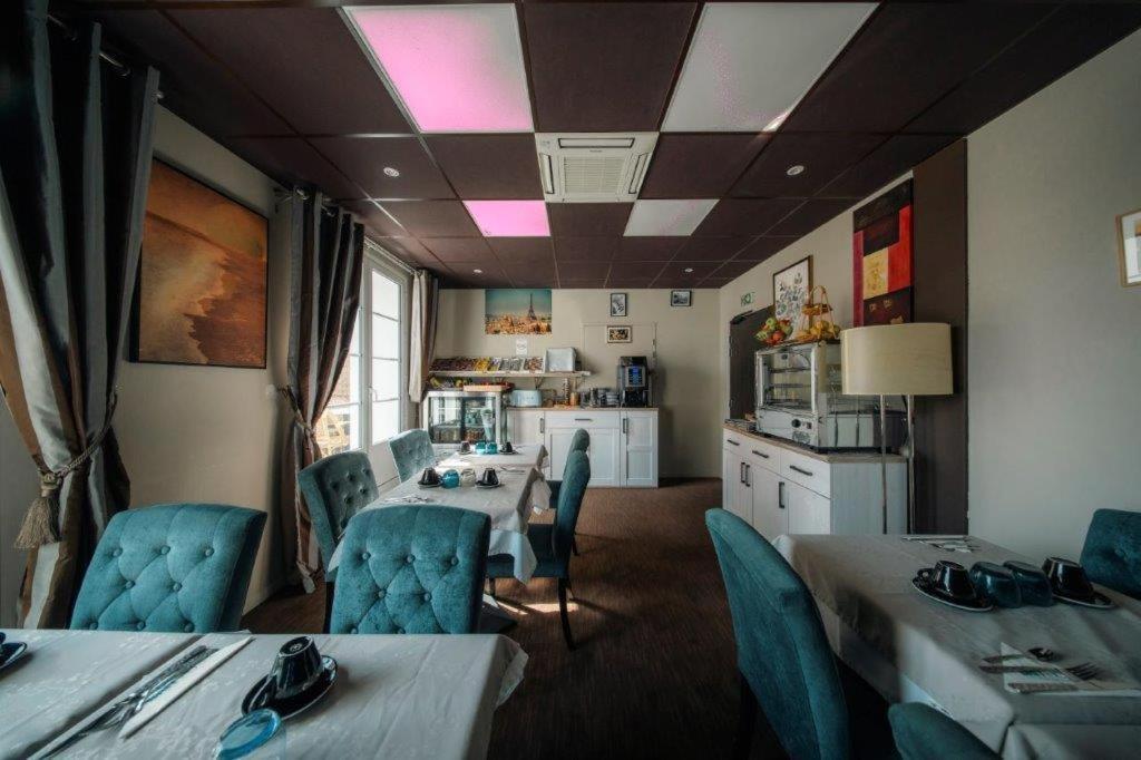 Brit Hotel Privilege Lisieux - La Villa Des Arts Buitenkant foto