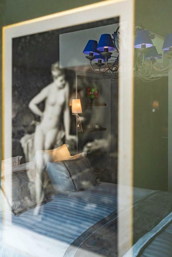 Brit Hotel Privilege Lisieux - La Villa Des Arts Buitenkant foto