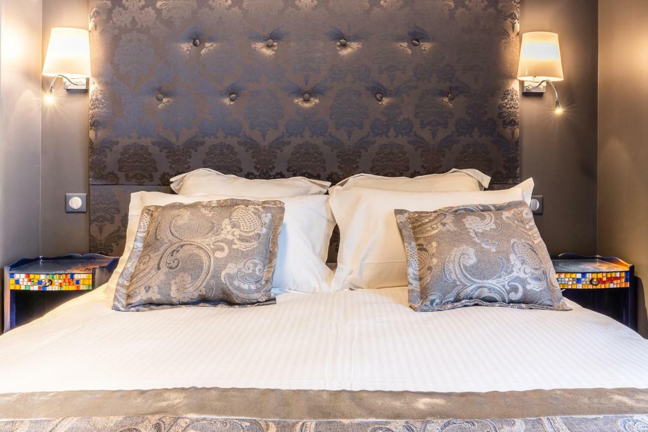 Brit Hotel Privilege Lisieux - La Villa Des Arts Buitenkant foto